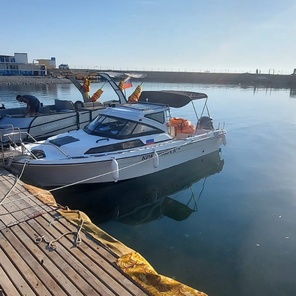 Аренда скоростного катера "Красноярск" на Большом Утрише