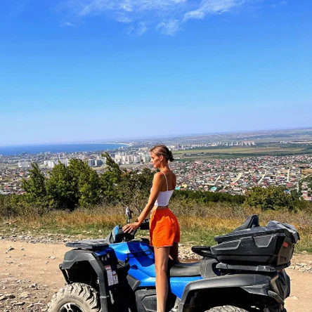 Трехчасовая экскурсия на квадроциклах